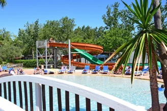 Camping Les Salisses 4* - Ze collection, Camping 4* à Vias (Hérault) - Location Mobil Home pour 8 personnes - Photo N°4