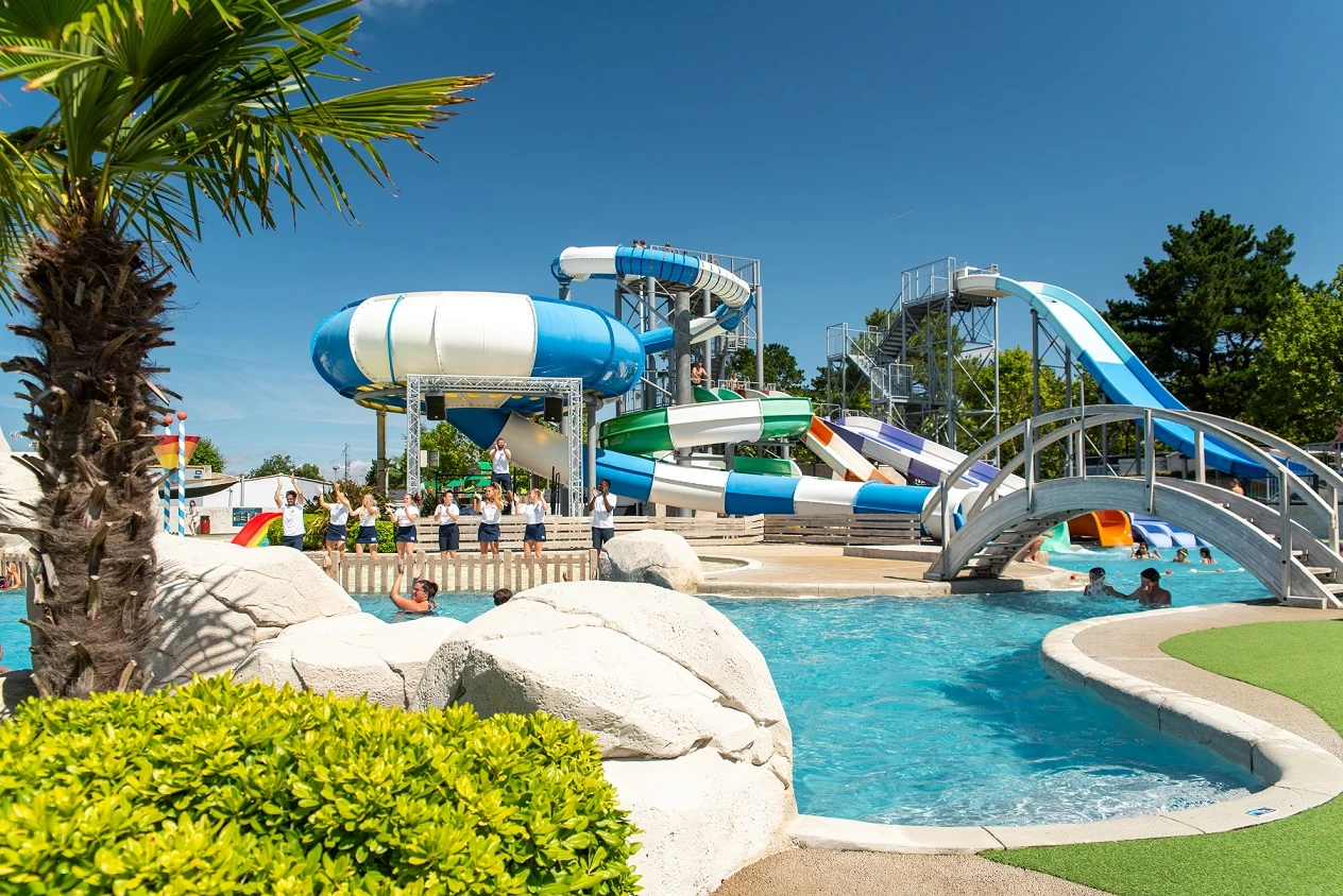 Vos vacances en camping avec parc aquatique chez Ze-camping