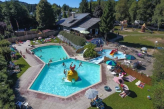 ArdenParks Petite Suisse 4*, Camping 4* à Dochamps (Luxembourg) - Location Chalet pour 6 personnes - Photo N°2