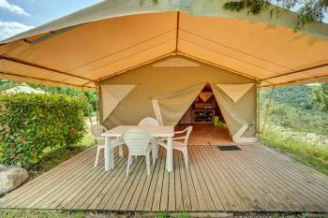 , Camping 3* à Balazuc (Ardèche) - Location Bungalow pour 5 personnes - Photo N°3