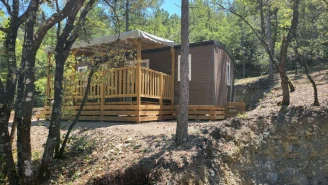 , Camping 3* à Monoblet (Gard) - Location Mobil Home pour 8 personnes - Photo N°1