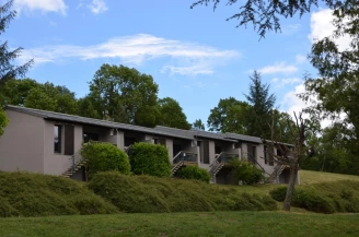 , Camping 3* à Meyrueis (Lozère) - Location Maison pour 8 personnes - Photo N°3