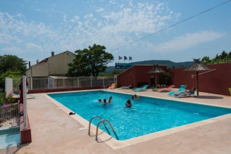 Camping Altea 3* , Camping 3* à Vic la Gardiole (Hérault) - Location Bungalow pour 4 personnes - Photo N°3