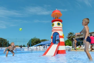 Camping L'Anse des Pins 4* - Plage - Ze collection, Camping 4* à Saint Georges d'Oléron (Charente Maritime) - Location Mobil Home pour 7 personnes - Photo N°3