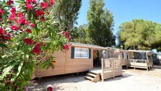 Camping La Bergerie Plage 4*, Camping 4* à Hyères (Var) - Location Mobil Home pour 5 personnes - Photo N°1