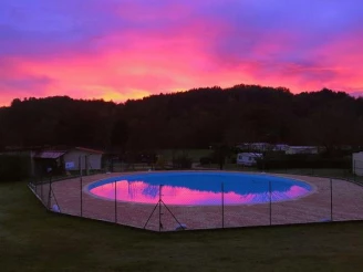 Camping Le Casties 3*, Camping 3* à Casties Labrande (Haute Garonne) - Location Chalet pour 5 personnes - Photo N°2