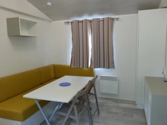 Camping du Pont d'Avignon 4*, Camping 4* à Avignon (Vaucluse) - Location Mobil Home pour 6 personnes - Photo N°3