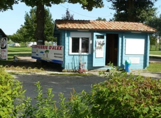 CAMPING DE L'ARQUEBUSE 3*, Camping 3* à Athée (Côte d'Or) - Location Mobil Home pour 2 personnes - Photo N°3