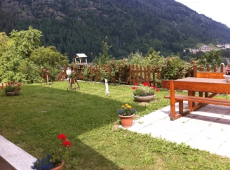 Camping Cevedale, Camping 2* à Ossana (Trente) - Location Villa pour 6 personnes - Photo N°2