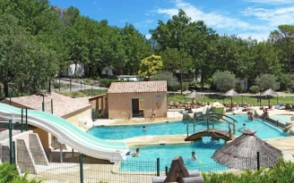 Camping Domaine Villa Verde, Camping 3* à Callas (Var) - Location Chalet pour 5 personnes - Photo N°2