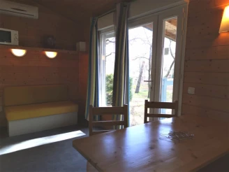 Camping Domaine Villa Verde, Camping 3* à Callas (Var) - Location Chalet pour 5 personnes - Photo N°3