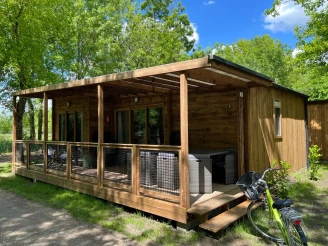 Camping La Venise Verte 4*, Camping 4* à Coulon (Deux Sèvres) - Location Chalet pour 7 personnes - Photo N°1