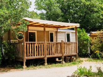 , Camping 3* à Saint Saturnin lès Apt (Vaucluse) - Location Tente équipée pour 5 personnes - Photo N°2