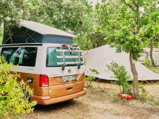 , Camping 3* à Saint Saturnin lès Apt (Vaucluse) - Location Tente équipée pour 5 personnes - Photo N°4