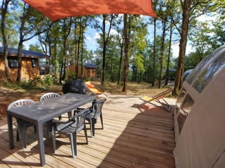 CAMPING LA TRUFFIERE 3*, Camping 3* à Saint Cirq Lapopie (Lot) - Location Tente équipée pour 4 personnes - Photo N°2