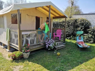 Camping Le Ragis 4*, Camping 4* à Challans (Vendée) - Location Bungalow pour 4 personnes - Photo N°1