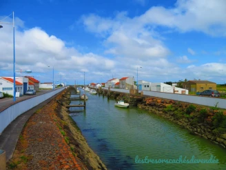 Camping Le Ragis 4*, Camping 4* à Challans (Vendée) - Location Mobil Home pour 8 personnes - Photo N°1