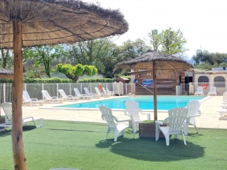 Camping Le Val de Cesse 3*, Camping 3* à Mirepeisset (Aude) - Location Mobil Home pour 4 personnes - Photo N°3