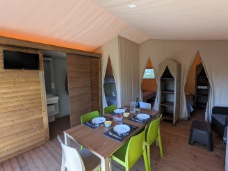 CAMPING de KERALOUET 3*, Camping 3* à Lesconil (Finistère) - Location Bungalow pour 6 personnes - Photo N°3