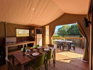 CAMPING de KERALOUET 3*, Camping 3* à Lesconil (Finistère) - Location Bungalow pour 6 personnes - Photo N°4