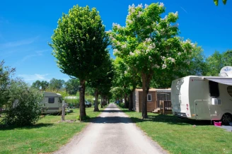 , Camping 4* à Coulon (Deux Sèvres) - Location Chalet pour 6 personnes - Photo N°4